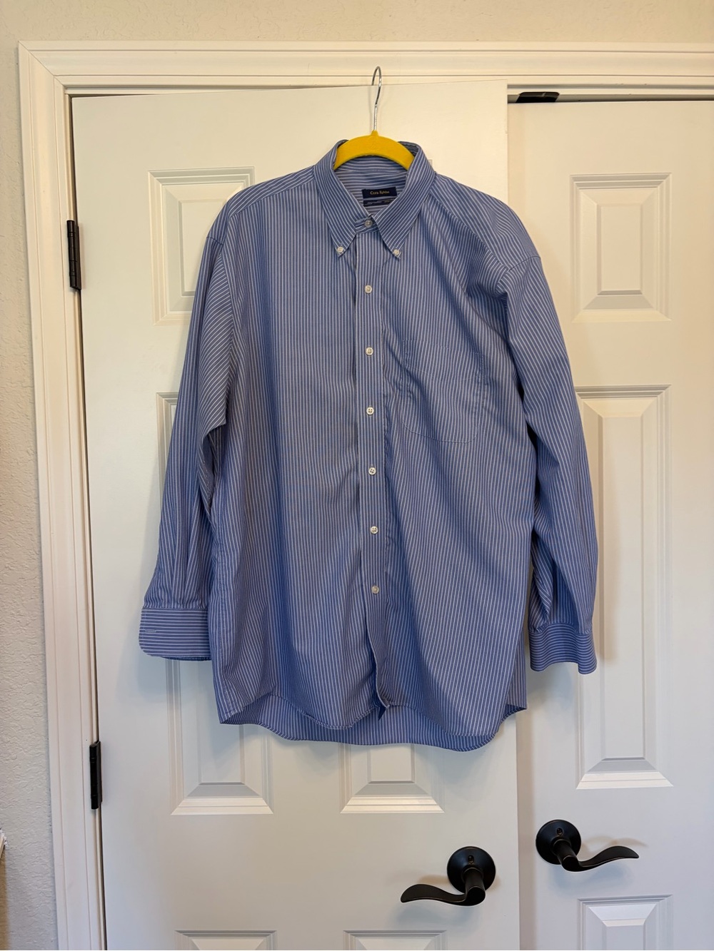 Club Room Men’s XL 17 34/35 Blue White Striped Iron Free Button Down
